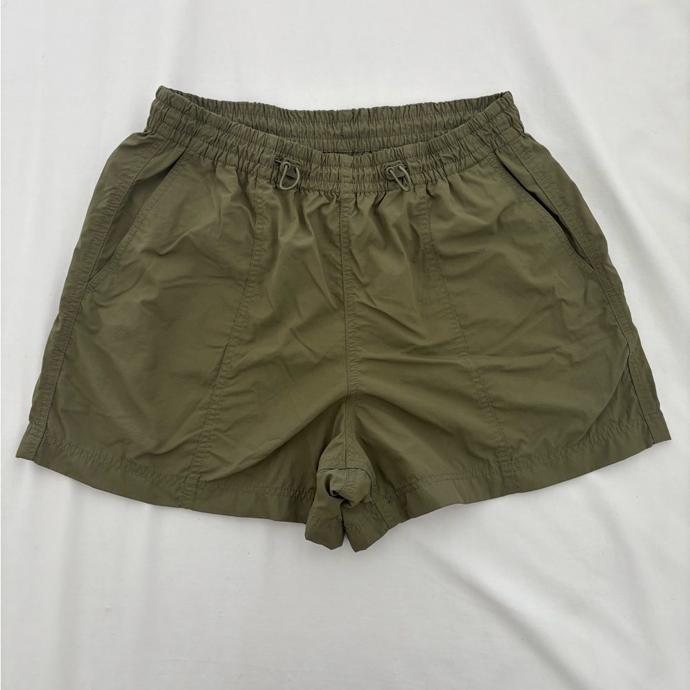 Uniqlo Green Women's Nylon Parachute Shorts Small